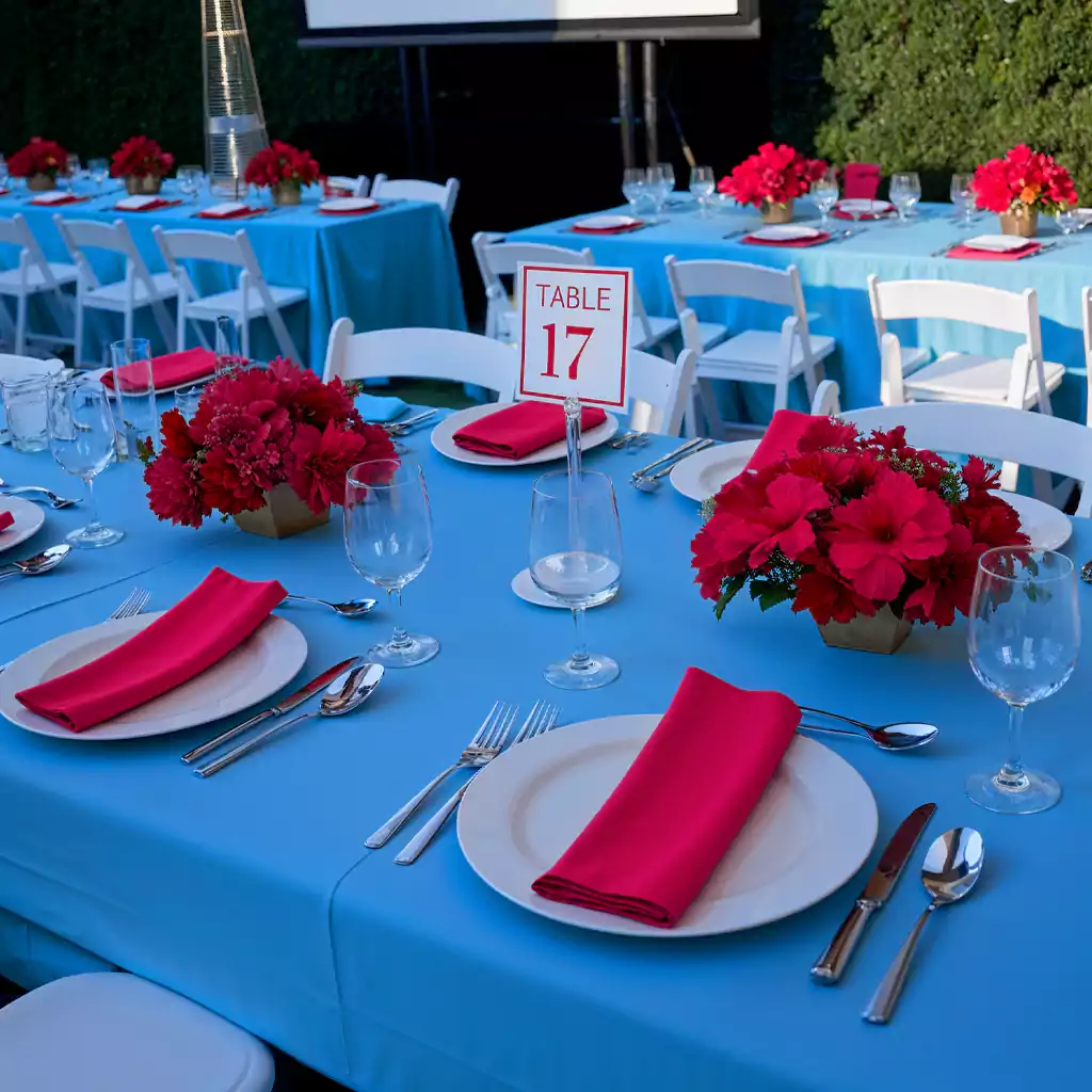 Savor gourmet food and drinks at gala dinners managed by MRM Events, offering luxurious dining experiences in Dubai.